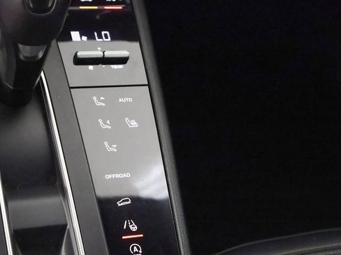 Used 2022 Porsche Macan image 49