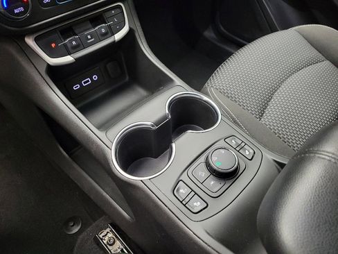 Used 2022 GMC Terrain SLE w/ Driver Convenience Package image 26