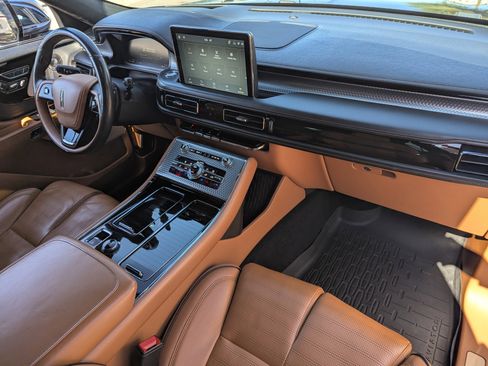 Used 2022 Lincoln Aviator Black Label Grand Touring image 11