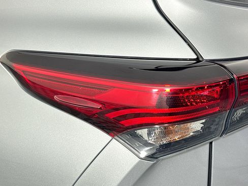 Used 2022 Toyota Highlander Platinum image 35