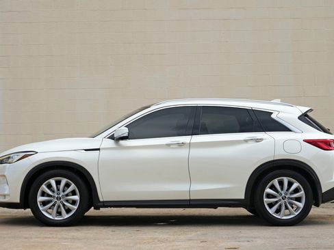 Used 2019 INFINITI QX50 Essential w/ Premium Heat Package FWD image 8