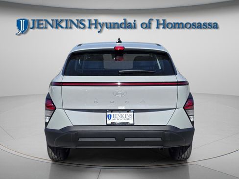 New 2026 Hyundai Kona SE image 4