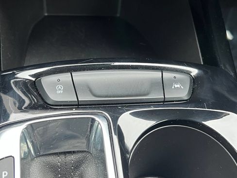 Used 2025 Chevrolet Trax LT FWD image 28