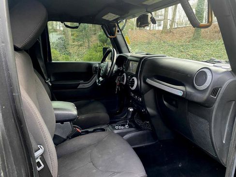 Used 2015 Jeep Wrangler Unlimited Sport w/ Quick Order Package 24S image 11