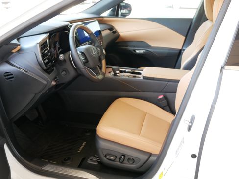 Used 2025 Lexus RX 350 Premium FWD image 4