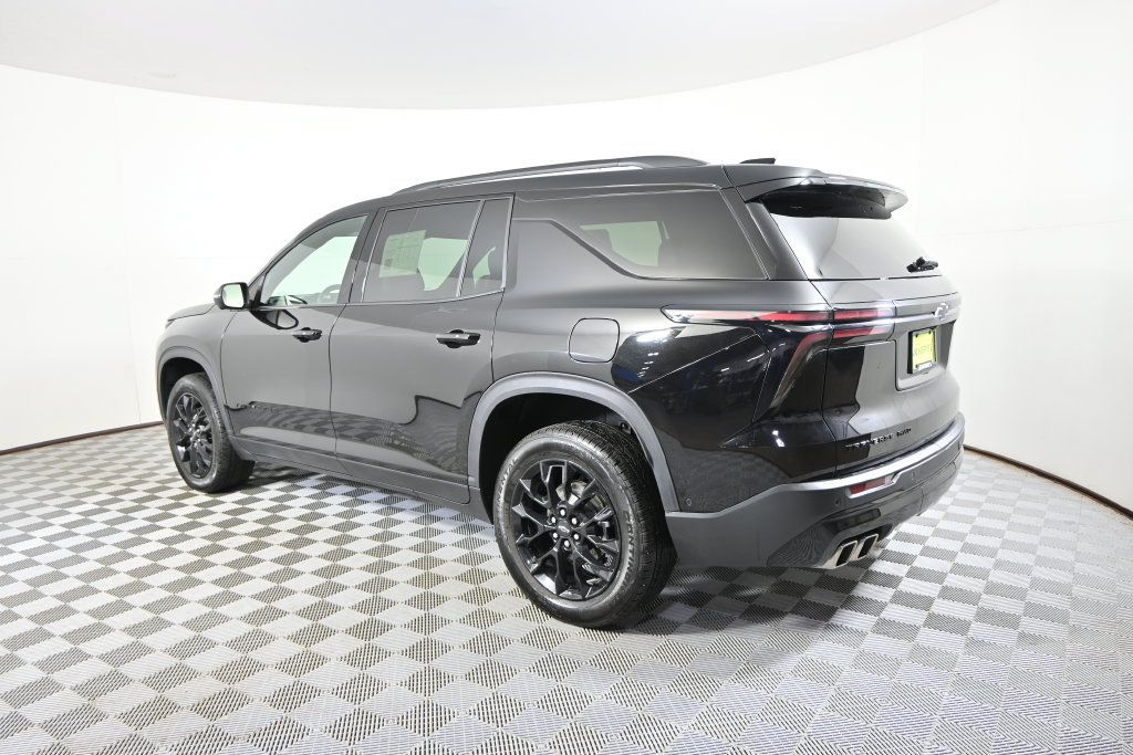 Used 2024 Chevrolet Traverse LT w/ Enhanced Driving Package AWD/4WD image 4