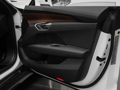 Used 2022 Audi e-tron GT Premium Plus image 49