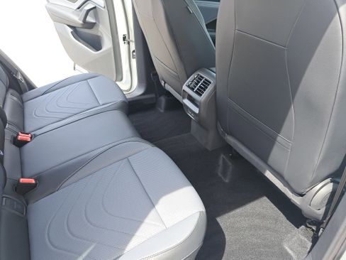 New 2026 Volkswagen Tiguan SE AWD/4WD image 11