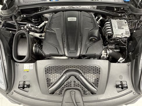 Certified 2023 Porsche Macan S AWD/4WD image 61