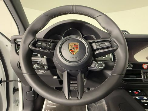 New 2026 Porsche Macan image 34