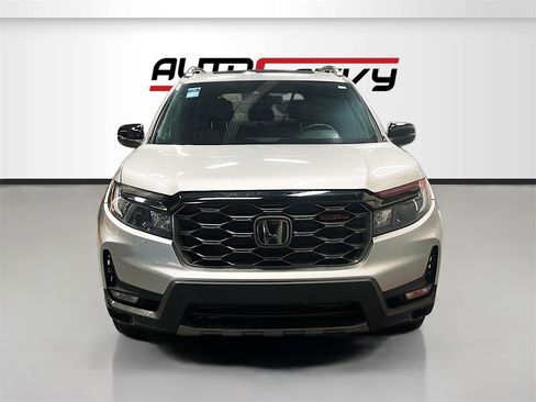 Used 2024 Honda Passport TrailSport image 2