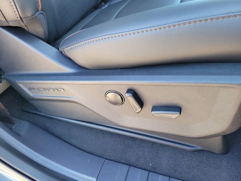 New 2026 Ford F350 Lariat w/ Black Appearance Package image 32