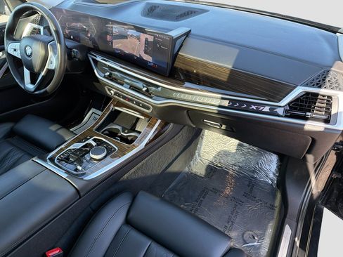 Used 2023 BMW X7 xDrive40i image 13