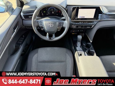 Used 2025 Toyota Camry LE image 14