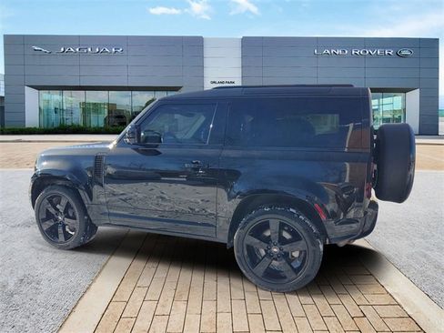 Used 2023 Land Rover Defender 90 X-Dynamic SE image 7