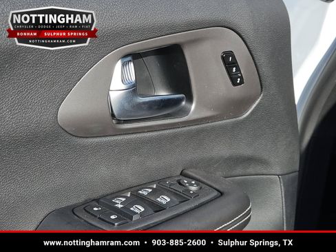 New 2026 Chrysler Pacifica Select FWD image 23