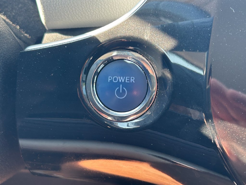 Used 2020 Toyota Prius XLE FWD image 24
