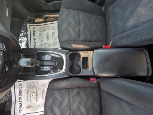 Used 2014 Nissan Rogue SV AWD/4WD image 14