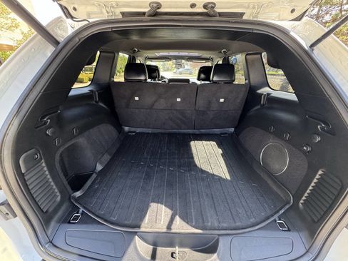 Used 2015 Jeep Grand Cherokee Altitude AWD/4WD image 23