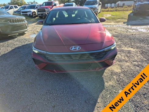 Used 2024 Hyundai Elantra SEL image 5