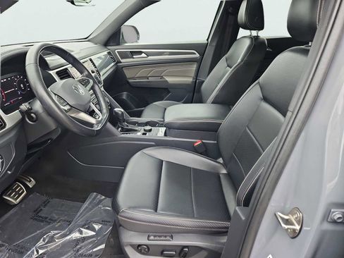Used 2022 Volkswagen Atlas Cross Sport SEL R-Line AWD/4WD image 37