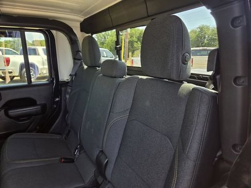 Used 2024 Jeep Gladiator Sport AWD/4WD image 33
