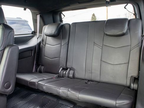 Used 2016 Cadillac Escalade Platinum image 24