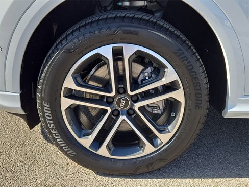 Certified 2025 Audi Q5 Premium w/ Convenience Package image 11