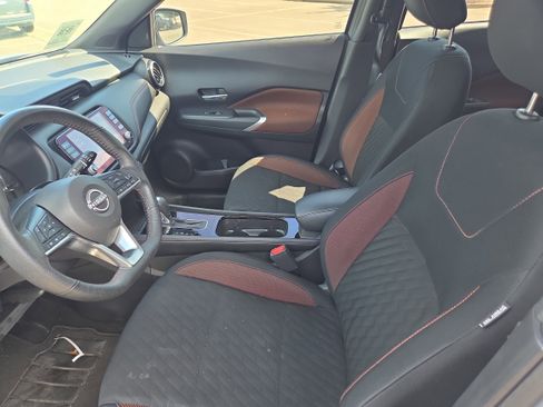 Used 2023 Nissan Kicks SR FWD image 9