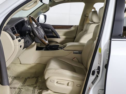 Used 2016 Lexus LX 570 4WD image 34