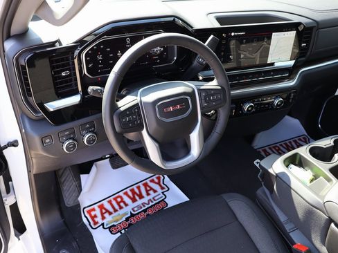 New 2026 GMC Sierra 1500 Elevation image 25