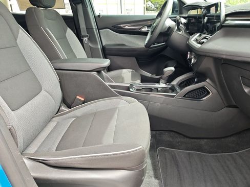 Used 2025 Chevrolet TrailBlazer LS w/ LS Convenience Package FWD image 29
