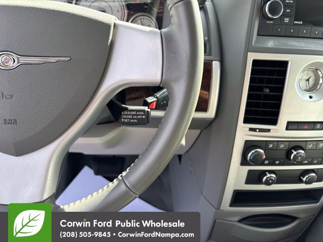 Used 2010 Chrysler Town & Country Touring FWD image 18