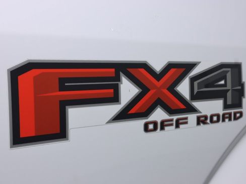 Used 2017 Ford F150 XLT w/ Trailer Tow Package image 38