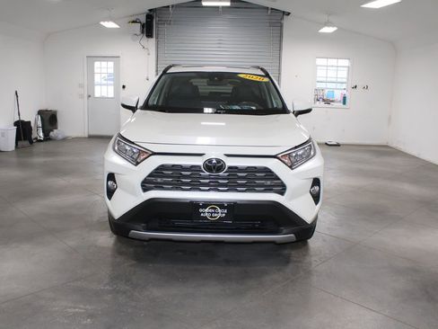 Used 2020 Toyota RAV4 Limited image 3