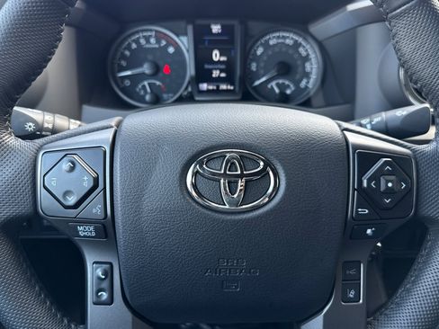 Certified 2023 Toyota Tacoma TRD Off-Road image 28