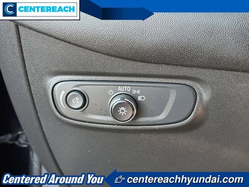 Used 2020 Chevrolet Equinox LS AWD/4WD image 19