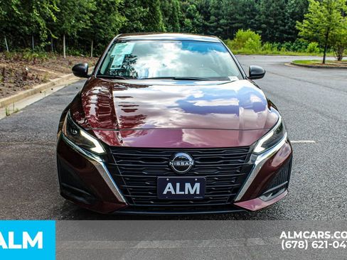 Used 2024 Nissan Altima 2.5 SV FWD image 9