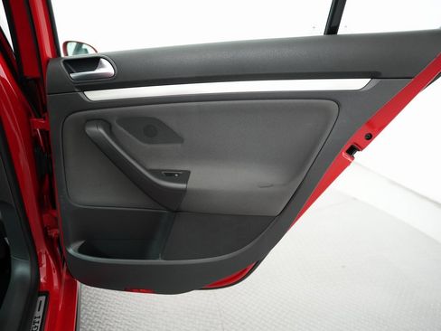 Used 2009 Volkswagen GTI Base image 33