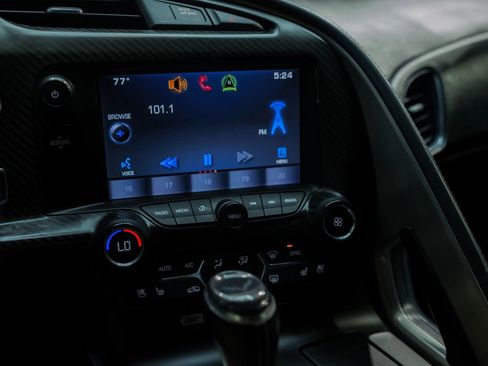 Used 2015 Chevrolet Corvette Z06 w/ 3LZ Preferred Equipment Group image 36