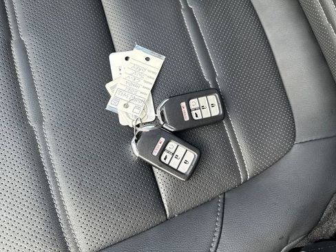 Used 2021 Honda CR-V Touring image 32