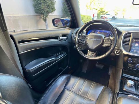Used 2018 Chrysler 300 S w/ 300S Premium Group image 21