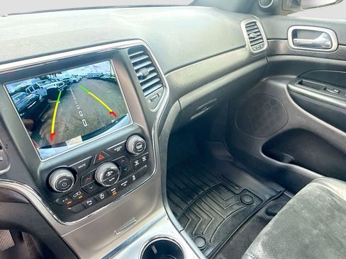 Used 2018 Jeep Grand Cherokee Altitude image 24