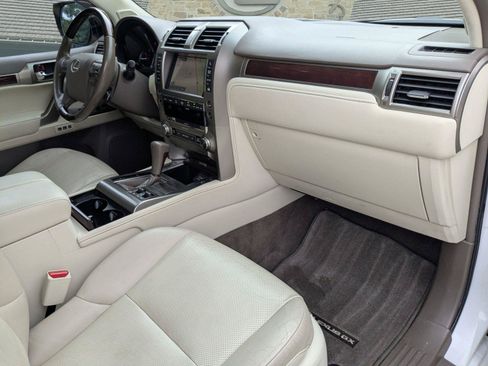 Used 2016 Lexus GX 460 w/ Premium Package AWD/4WD image 27