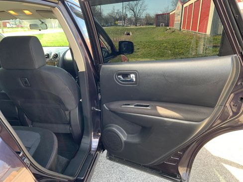 Used 2013 Nissan Rogue SV image 32