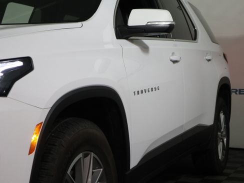 Used 2023 Chevrolet Traverse LT FWD image 11