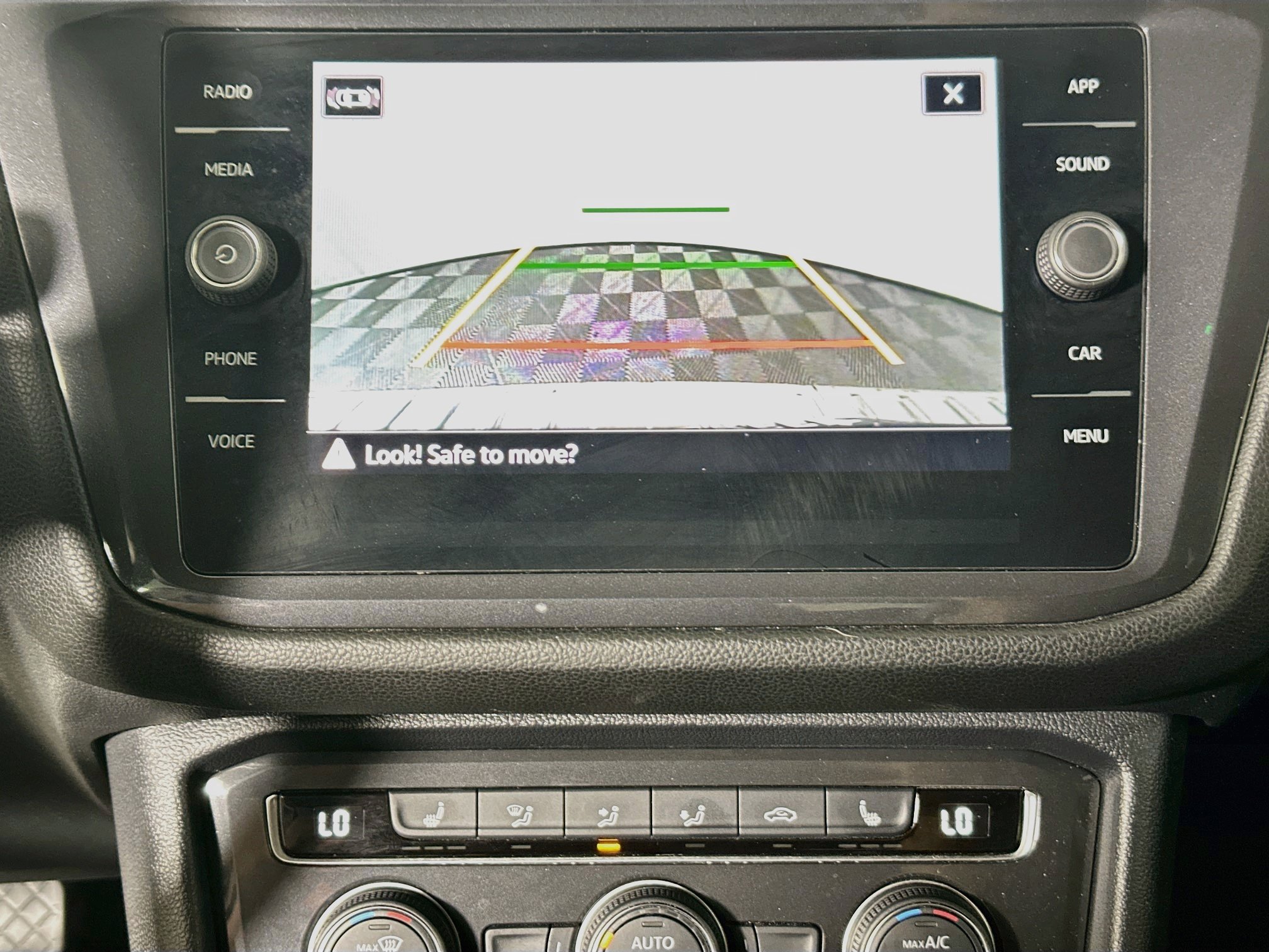 Used 2021 Volkswagen Tiguan SE w/ Panoramic Sunroof Package FWD image 25