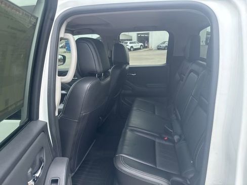 Used 2024 Nissan Frontier SL w/ Technology Package image 18