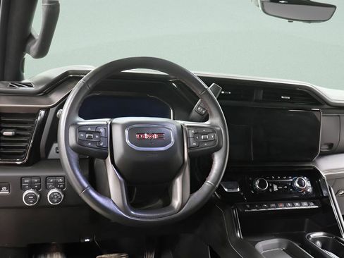 Used 2025 GMC Sierra 2500 AT4X AWD/4WD image 9