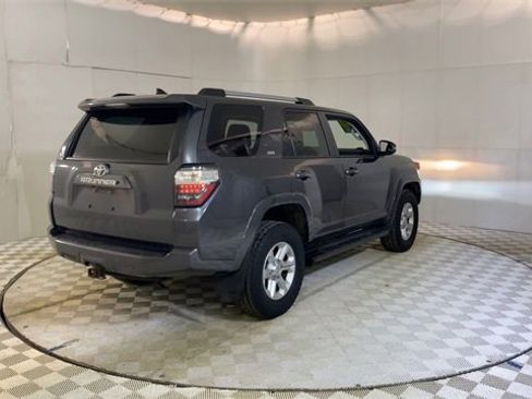 Used 2019 Toyota 4Runner SR5 Premium image 8